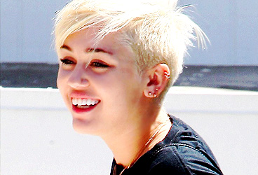 Татгалзснаа илчиллэ