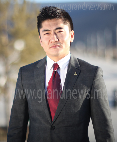 Хэлбэр хөөлгүй хийж бүтээе гэсэн зорилго надад байна