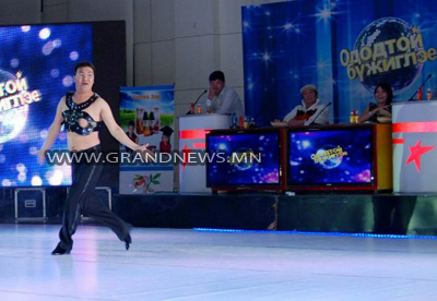 Эротик бүжээч 