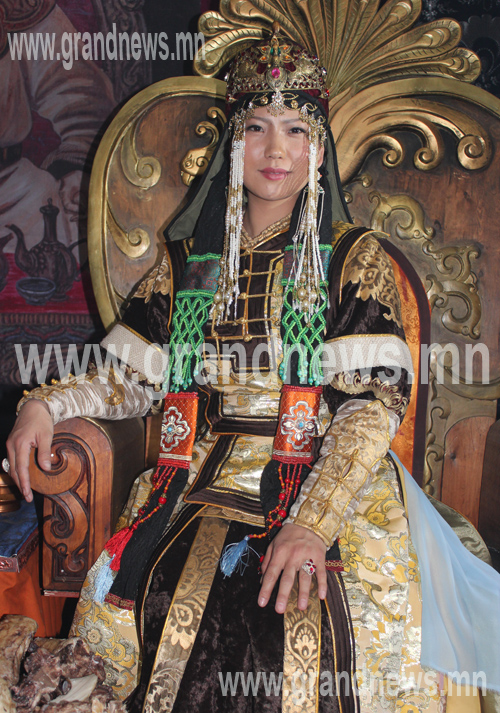 “Миний Монгол”-ыг таван өнгөөр эгшиглүүлнэ