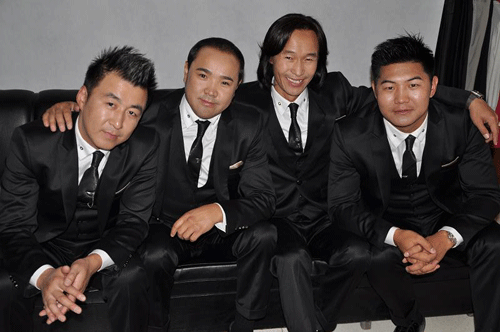 “Ньюанс” хамтлаг элэг нэгтнүүдээ эргэж явна