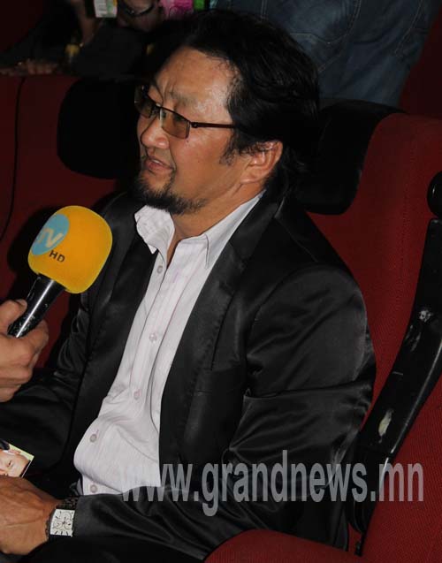 “Жексон амьд” кино мэндэллээ