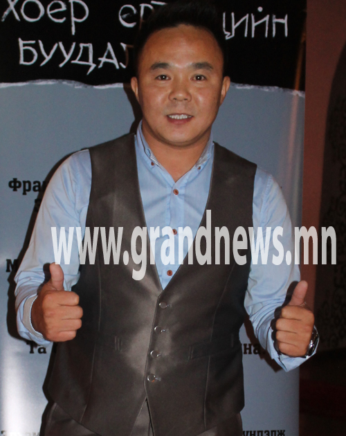 Цоомоо продюссер болох уу? 