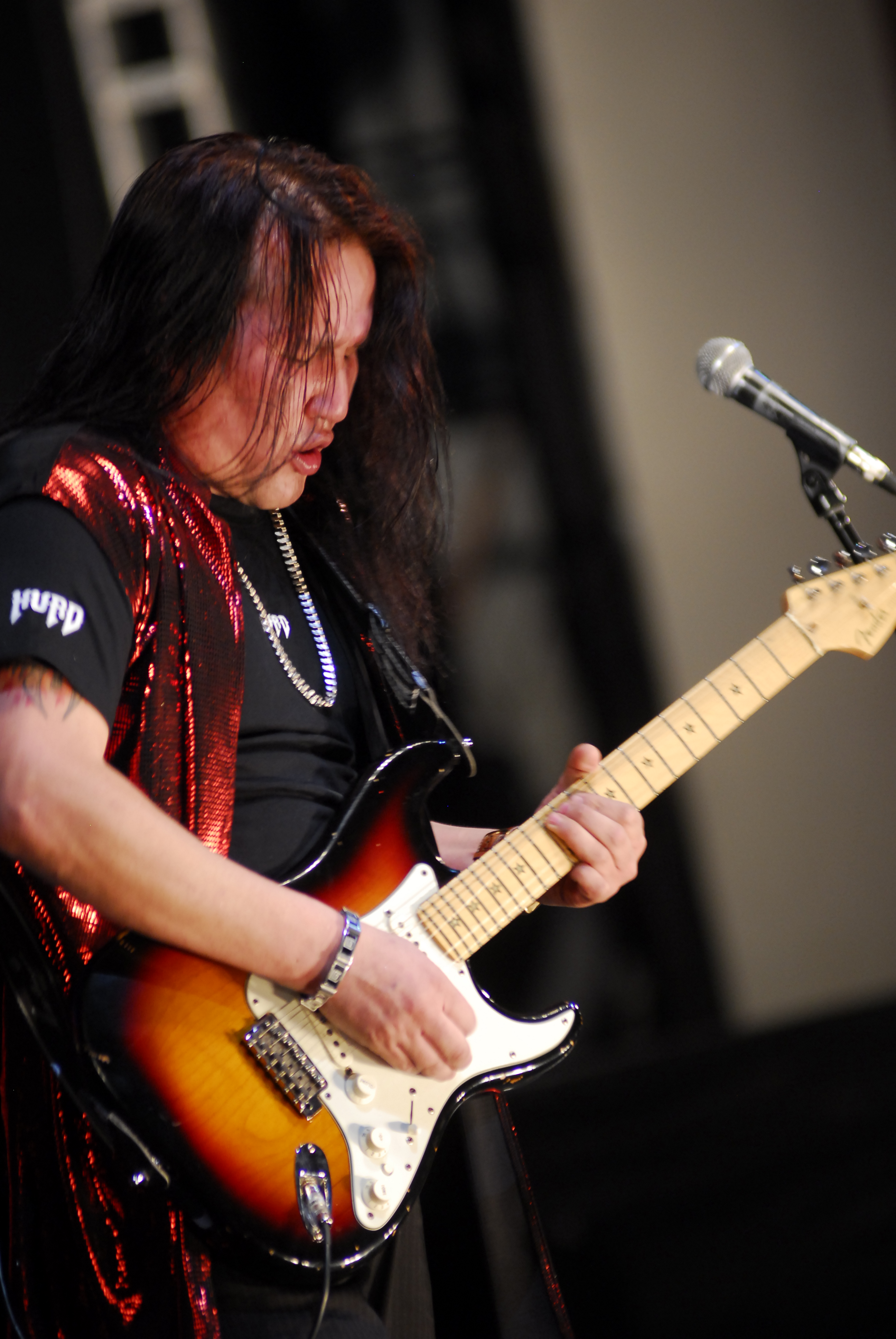 Рок хамтлаг байгуулна 