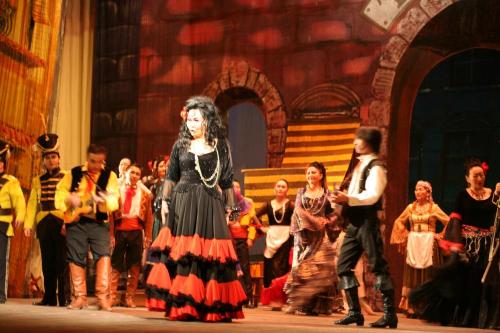 “Кармен” дахин тайзнаа