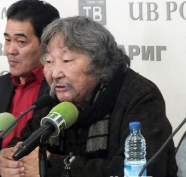 Өр нэхэхгүй өвгөн найрагч