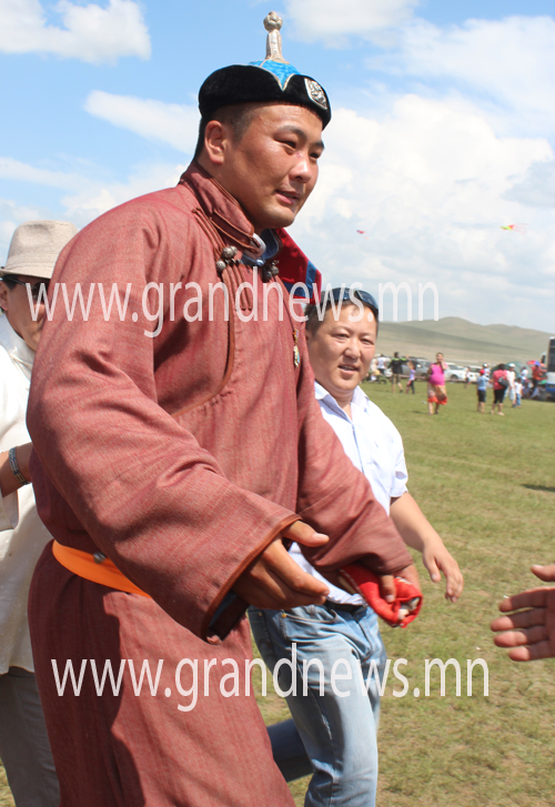 Түрүү бөхийн төмөр хүлэг