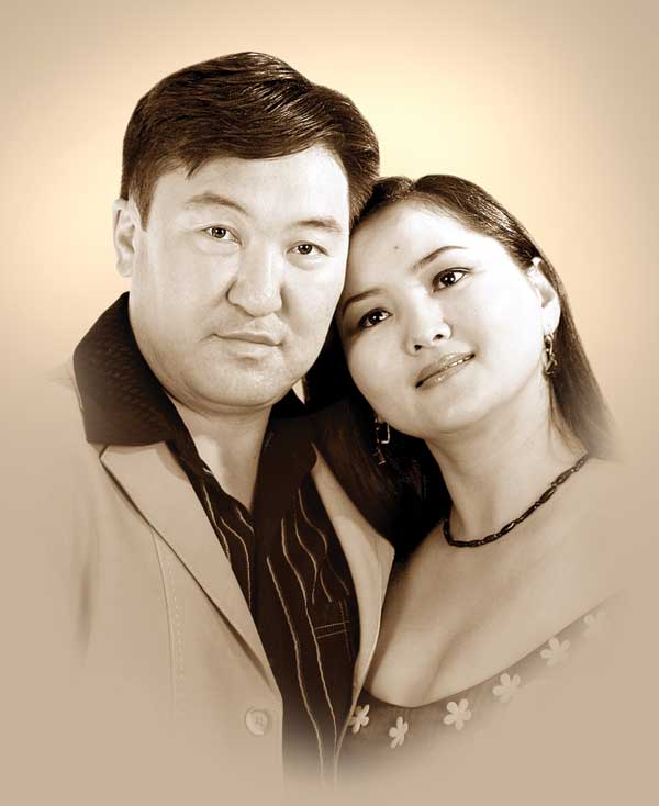 Хос дуучид өрх тусгаарлалаа