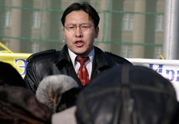 Ж.Батзанданг хөөх үү?