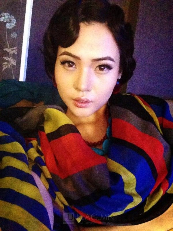 О.Дөлгөөн нүцгэлжээ