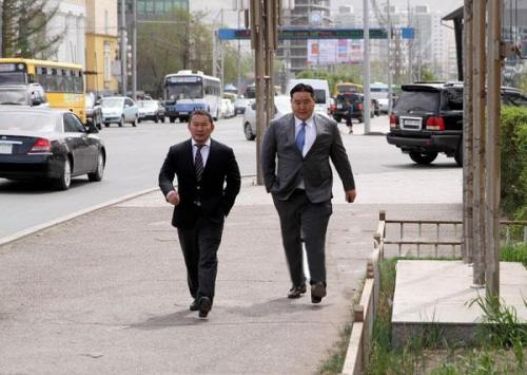 Асашёорюү Д.Дагвадорж АН-ын 8 самурайг алдаршуулав