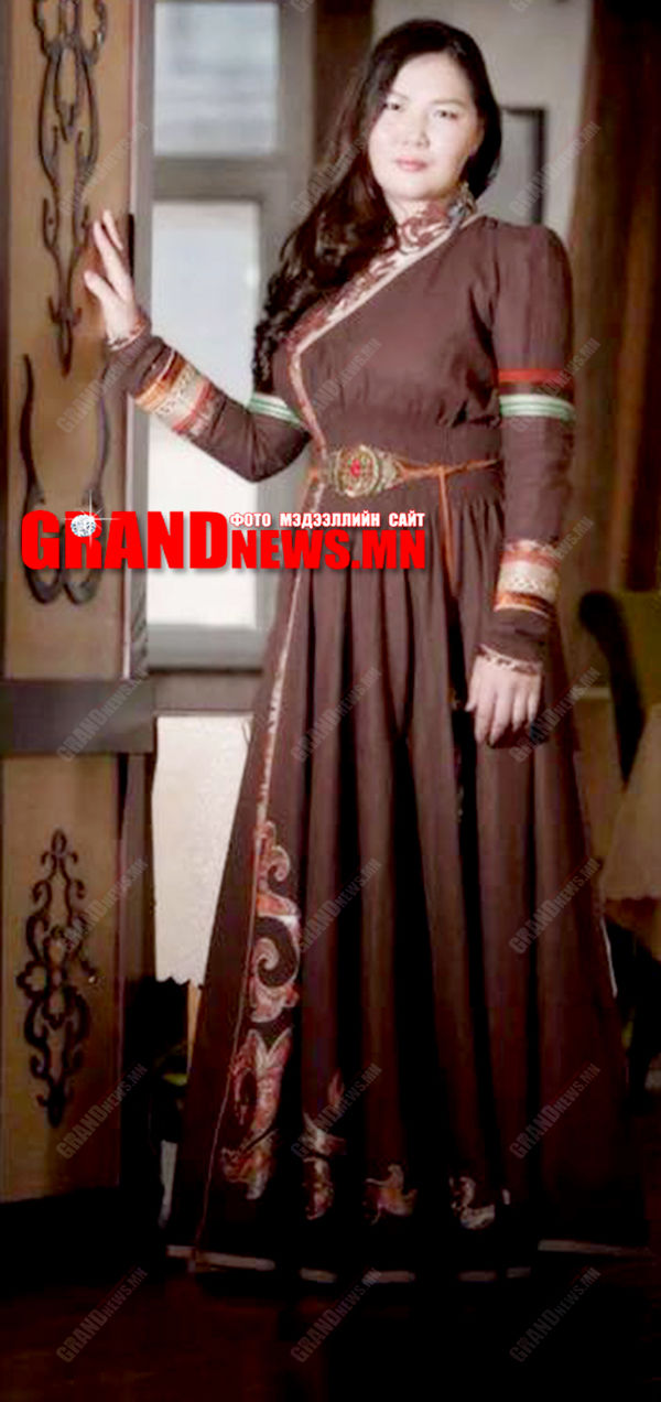 С.Жавхлангийн эхнэрийн шинэ жилийн гоёл