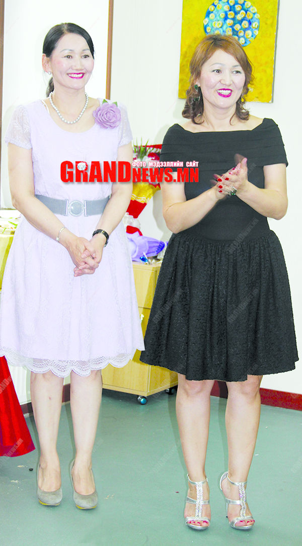 “Инээдэг” М.Ичинноров ийм дүүтэй