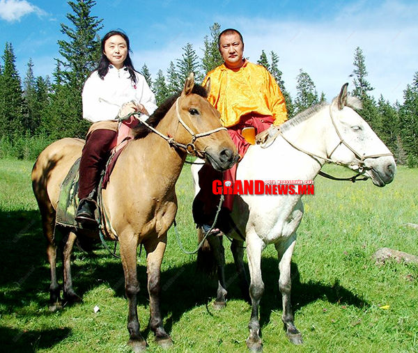  Бурханч ламын  “Хангүг” эхнэр энэ байна