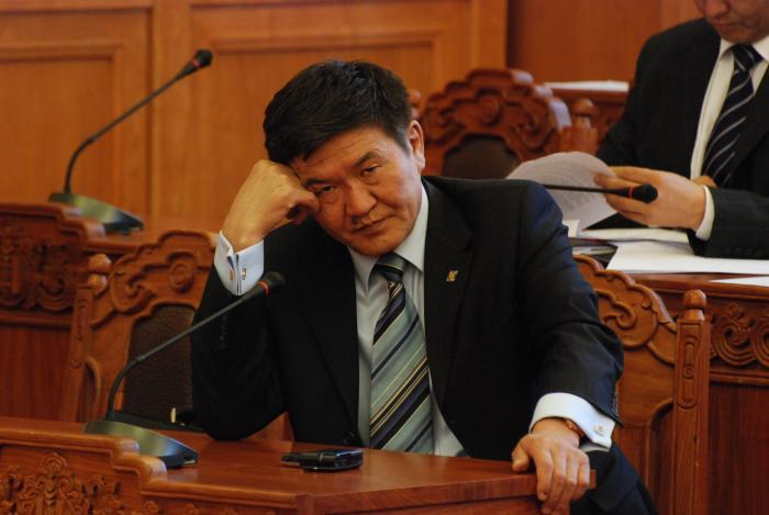 Ц.Нямдорж  Н.Алтанхуягийг эргэв 