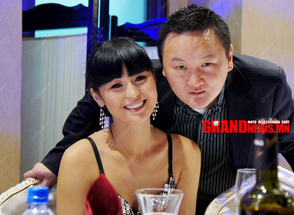 О.Чулуунбатын болдоггүй хүү Ч.Бүрдэнбат хүний нүдийг тэс цохьжээ