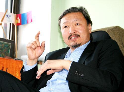 Монгол сүүдрийн Засгийн газартай болно