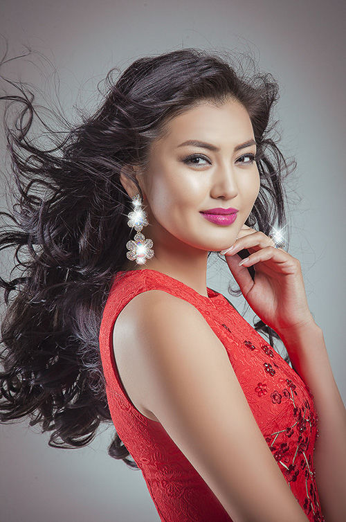 Их аваргыг өмнөө сөхрүүлдэг мисс хэн бэ?