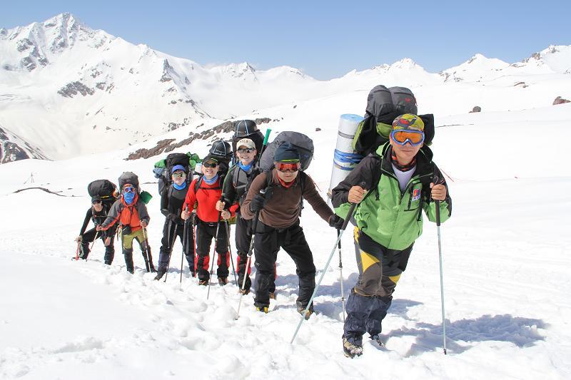 Монголчууд Эльбрусийн оргилд гарлаа