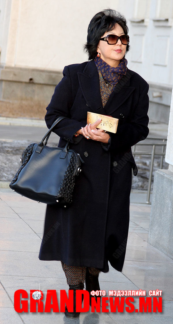 “Монгол костьюмс”-ийн эзэгтэй