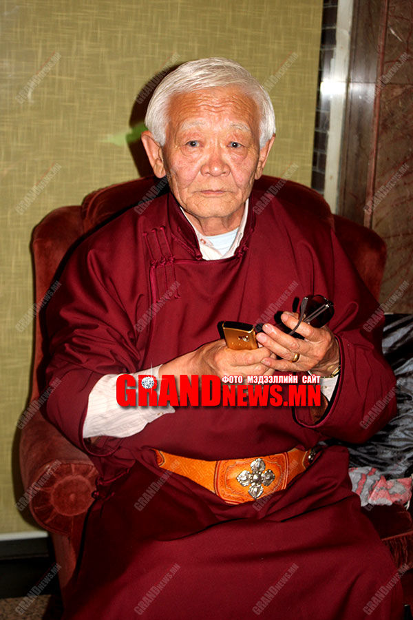 П.Бадарч найрагчтай уулзах мөч