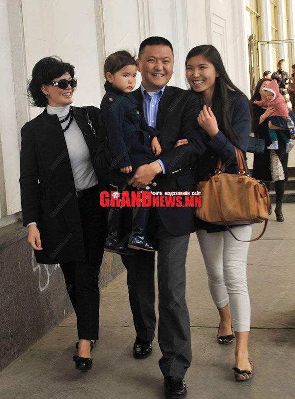 Бүжигчнээс бизнесмэн хүртэл