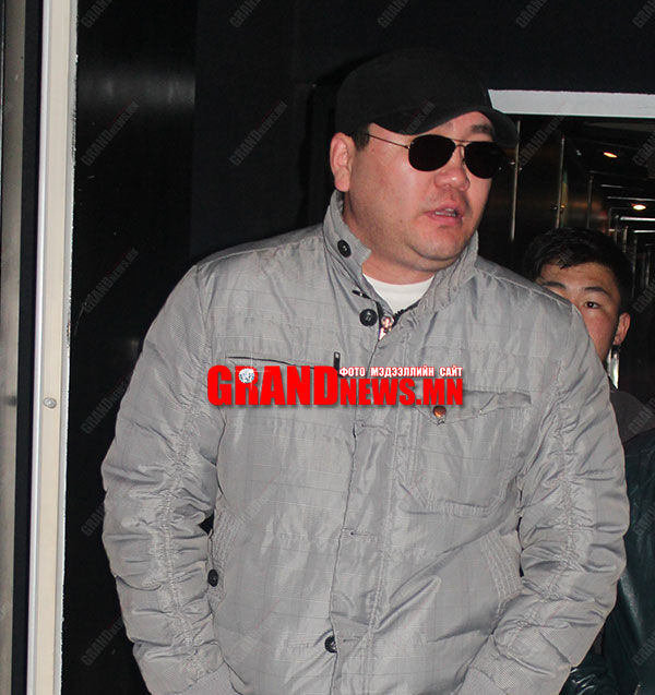 Би хайр горьдож амьдарсан