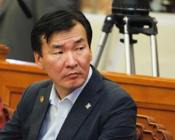 С.Ганбаатар ард түмнийг уйлуулав