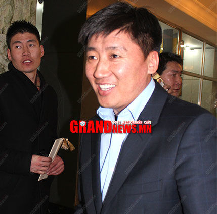 Эврээ ургахаар эхийгээ мөргөнө гэж