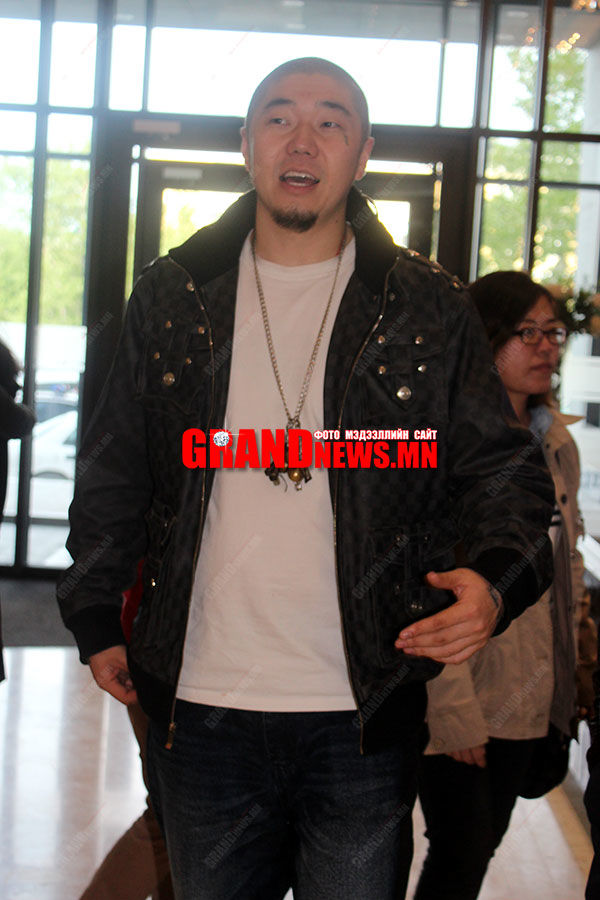 Gee-гийн хаан поз