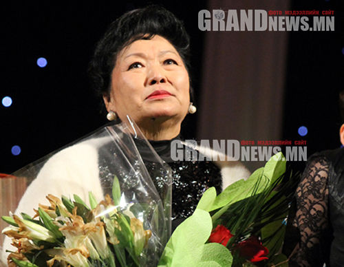 Домогт Примадонна