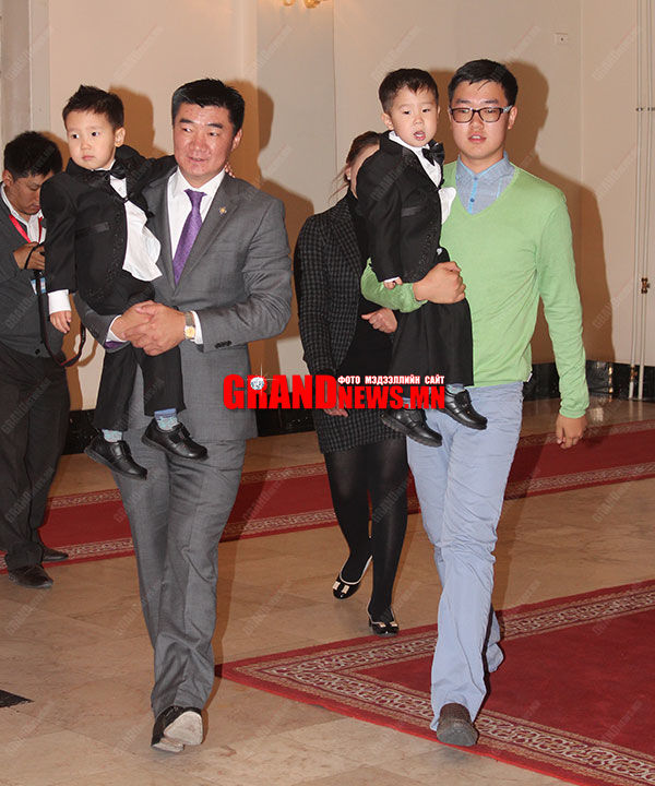 Заяагдсан, “захиалга”-ын ихрүүд ТЭДНИЙХ  