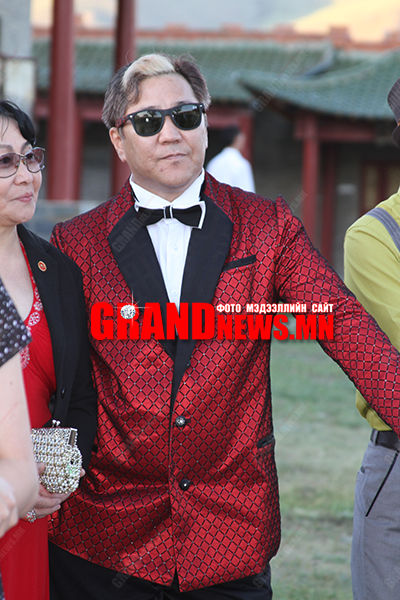 “Ноён солиот” Д.Ухнааг хуулбарлав 