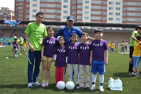 Бяцхан үрсийн хөлбөмбөгийн баяр болов