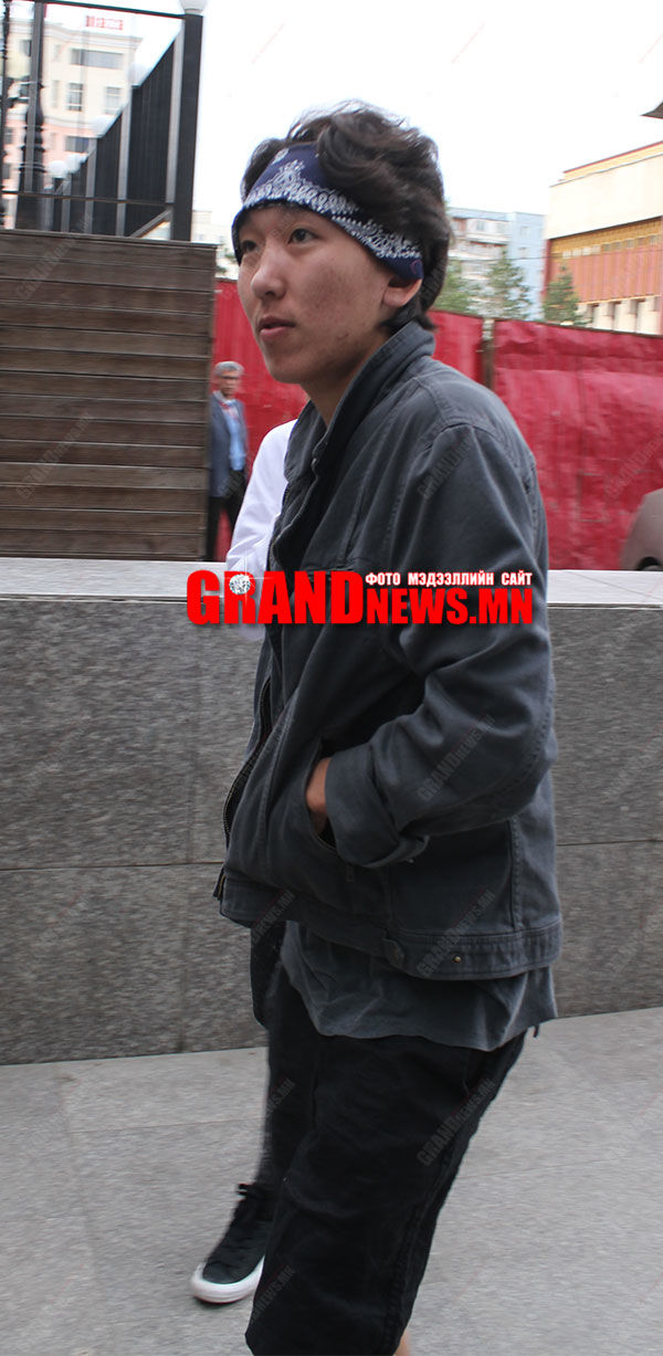 Дуучин Чойжоогийн дурлалт  бүсгүйгээр хэн тодров