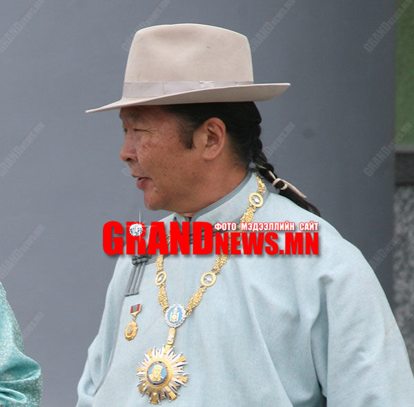 “Гэзэгний чинь үзүүр сэрэл хөдөлгөөд байна ай хө”