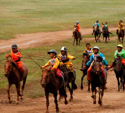 Хоёр хүүхдийн биеийн байдал хүнд байна