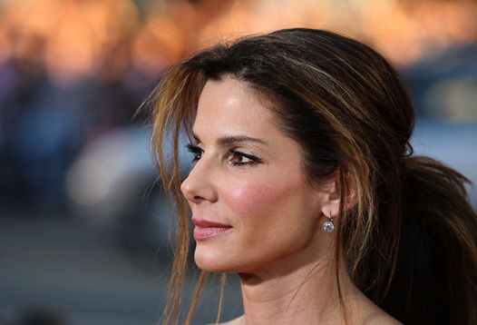 Сандра Баллок айсандаа  нүүхээр шийдлээ