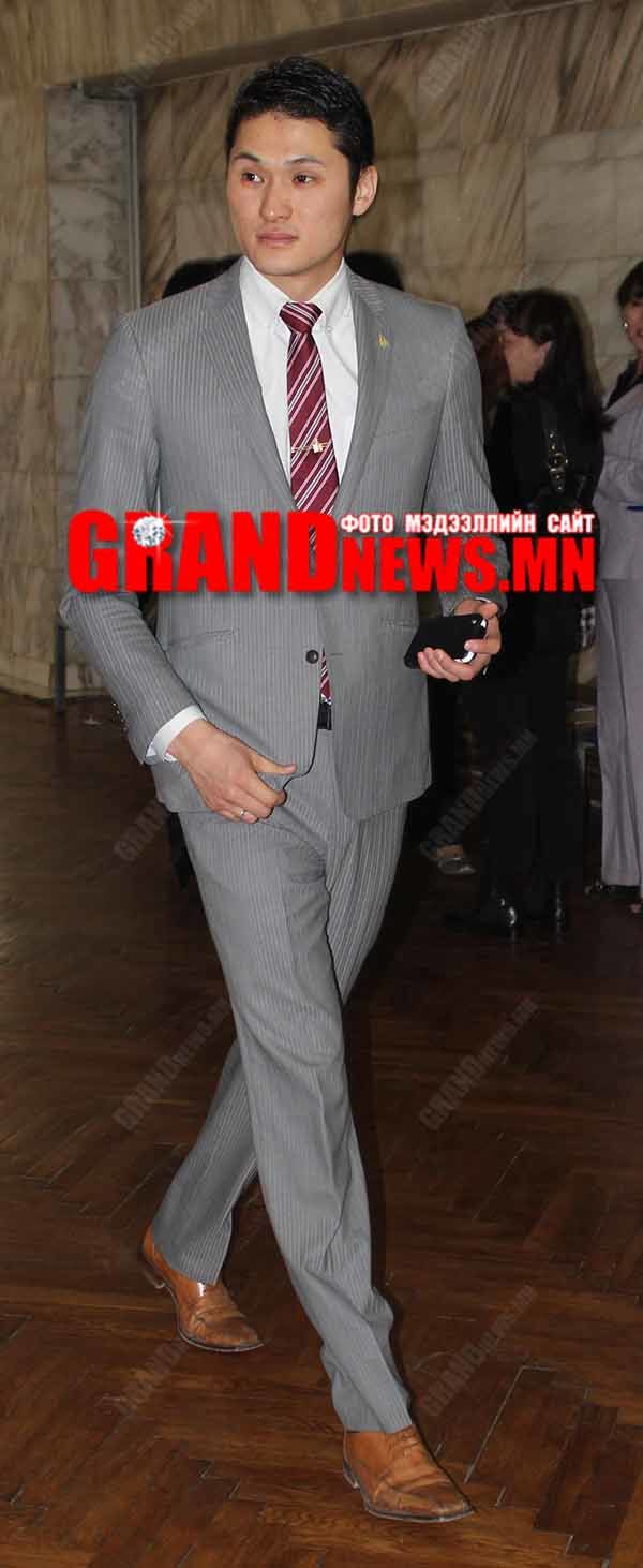 Н.Жанцанноровын шийрийг хатаах хүү