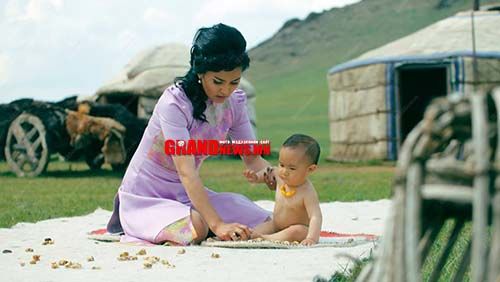 Арван насаар ах нөхөртэй А.Хулан