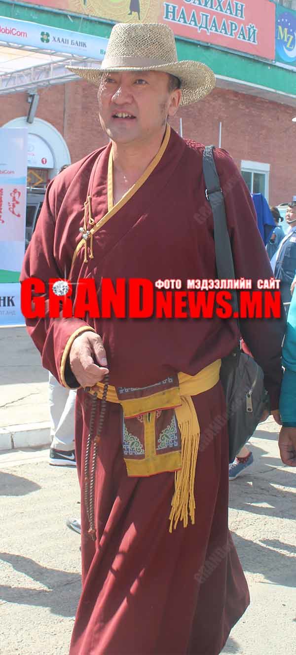 Бурханч ламын хангүг эзэгтэй хаана л явна даа