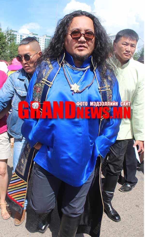 “Хар азарга”-д халгаатай наадам