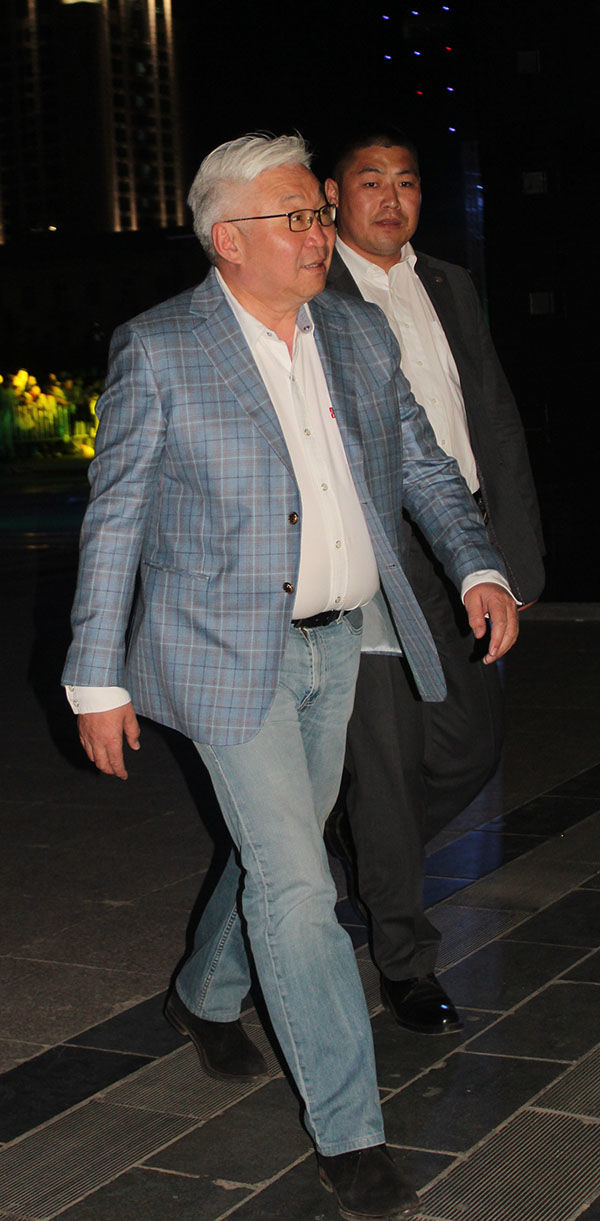 Үүлэн үстийн шоу