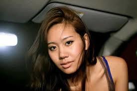 Н.Цэлмүүн гутал өнгөлөгч болжээ