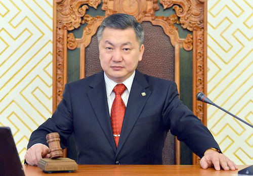 З.Энхболд “алх” хочтой боллоо