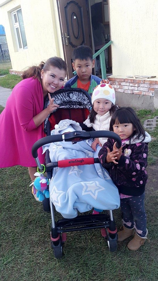 Нара  хүүгийнхээ  хамт