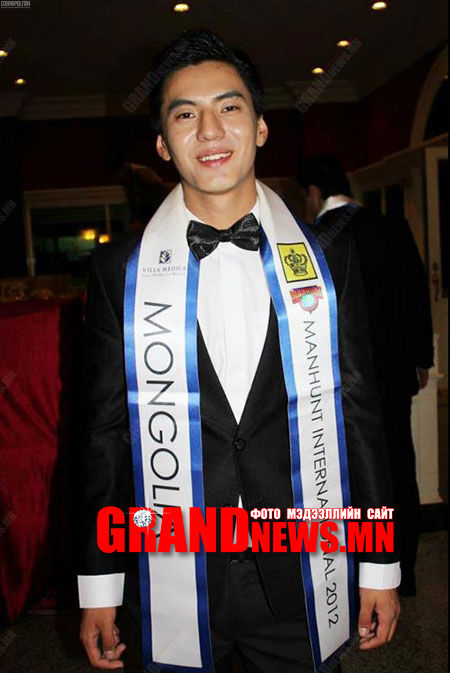 Б.Билгүйтэй дотуур хувцсаа тайлдаггүй