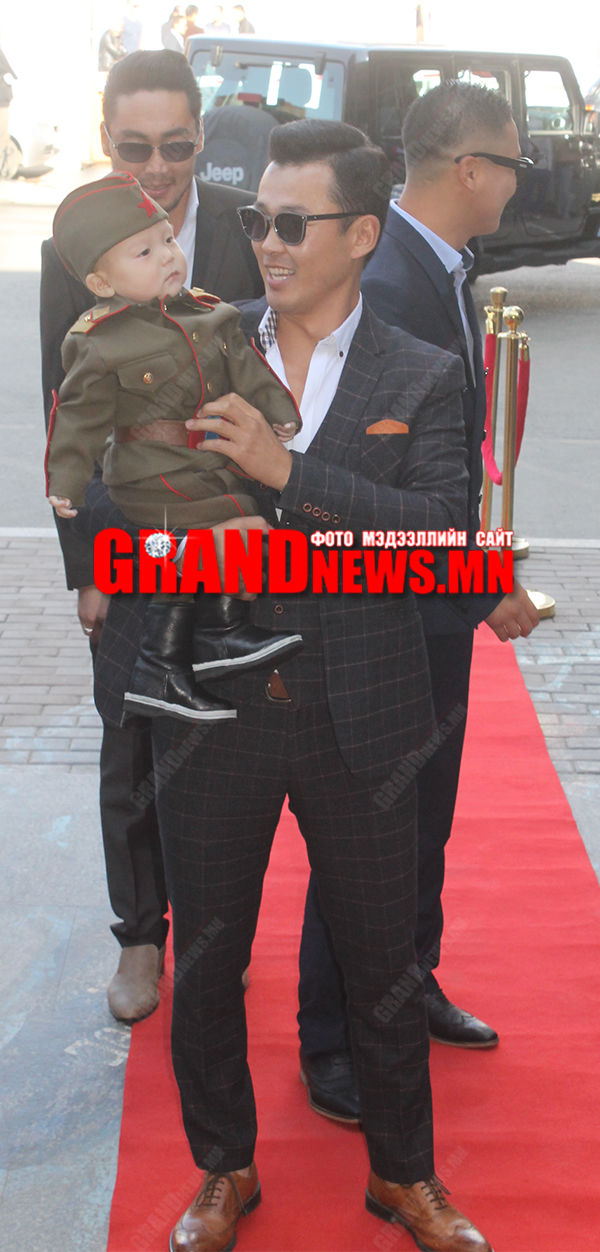 “Алдартай аавуудын хөвгүүд дуудаж байна”