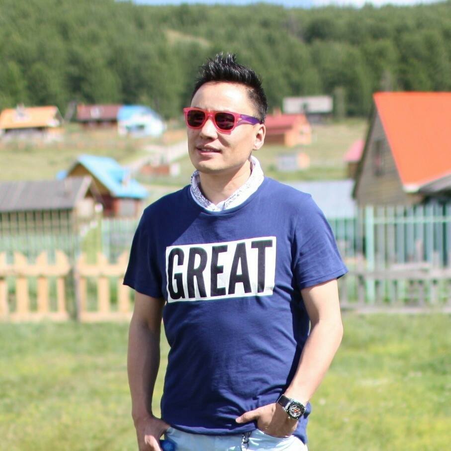 Р.Нямбаяр CD-гээ гайхуулав