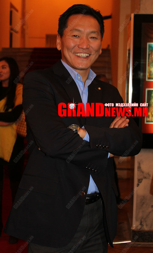 Сүмбэн цагааны супер хувирал